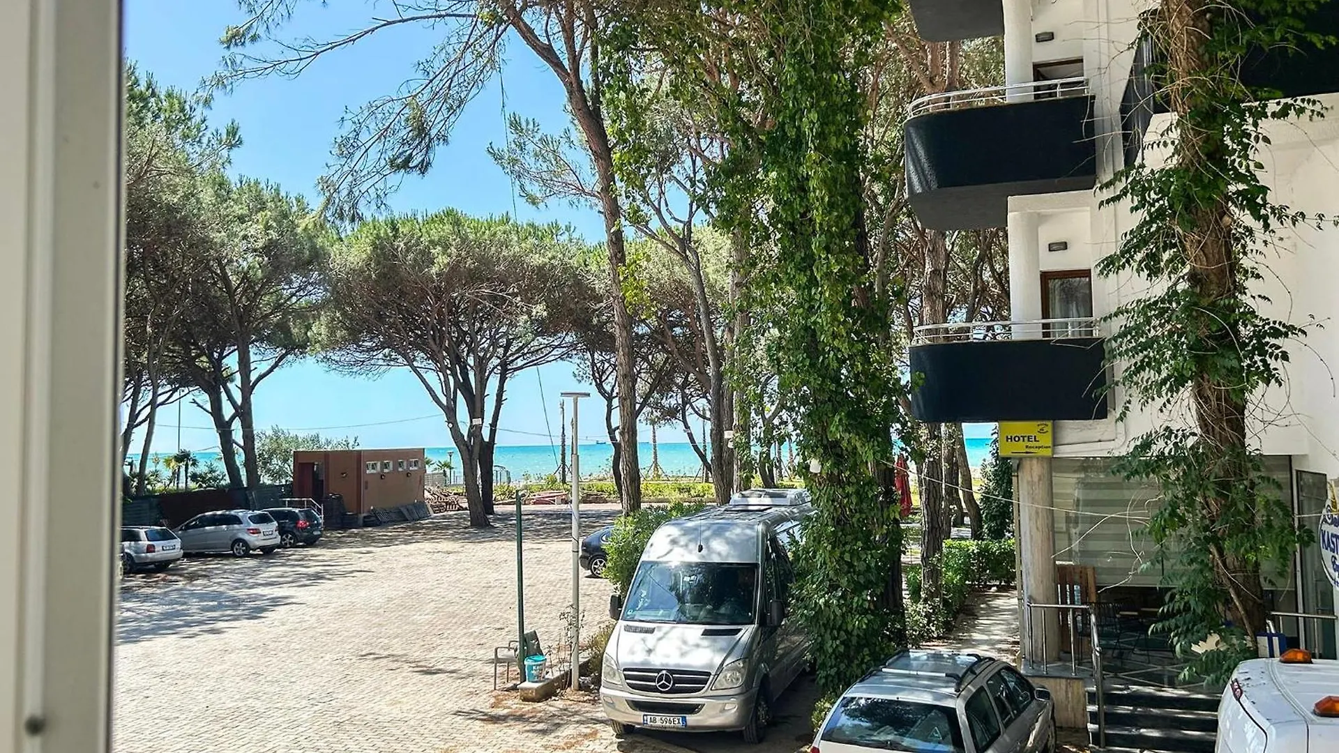 Apartment 2 Bedrooms 1032 Golem